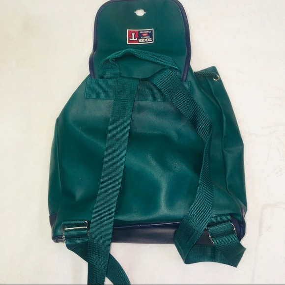 🚫SOLD🚫 on depop Vintage Tigger backpack - Picture 4 of 5